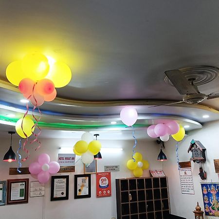 Hotel Viraat Inn Гая Екстериор снимка