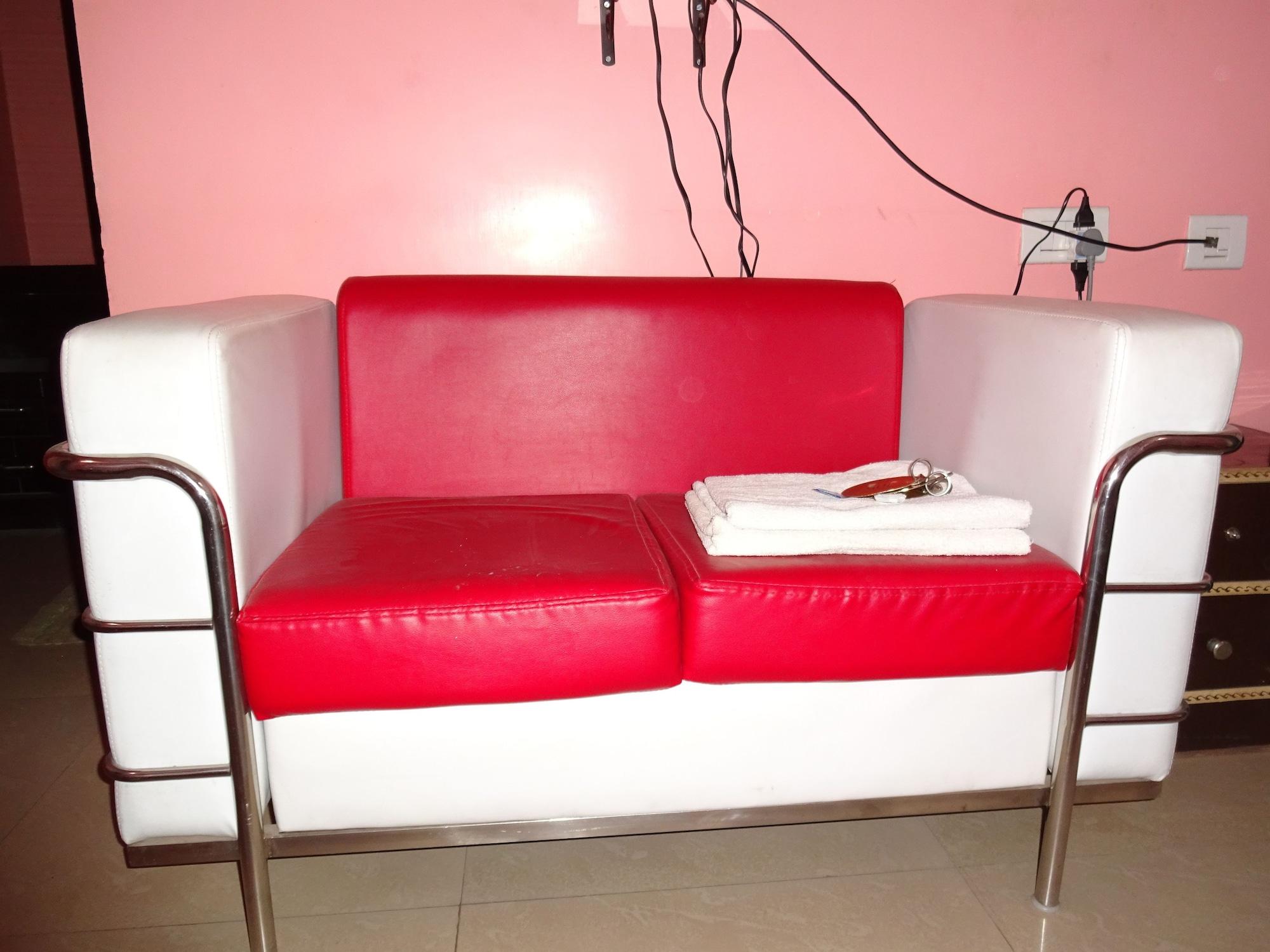 Hotel Viraat Inn Гая Екстериор снимка