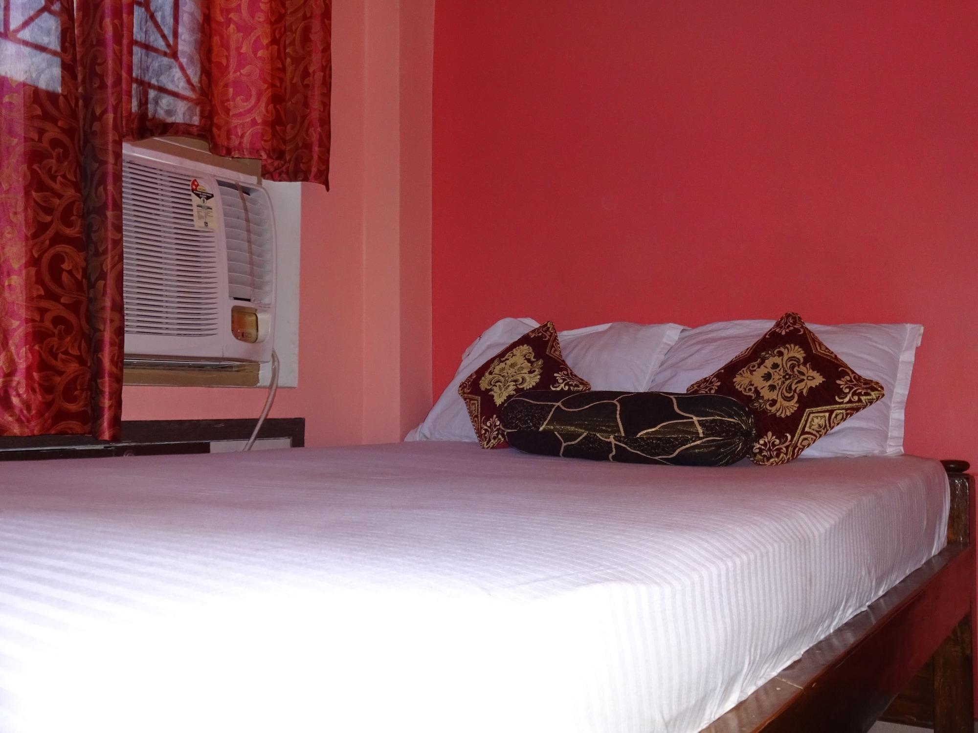 Hotel Viraat Inn Гая Екстериор снимка